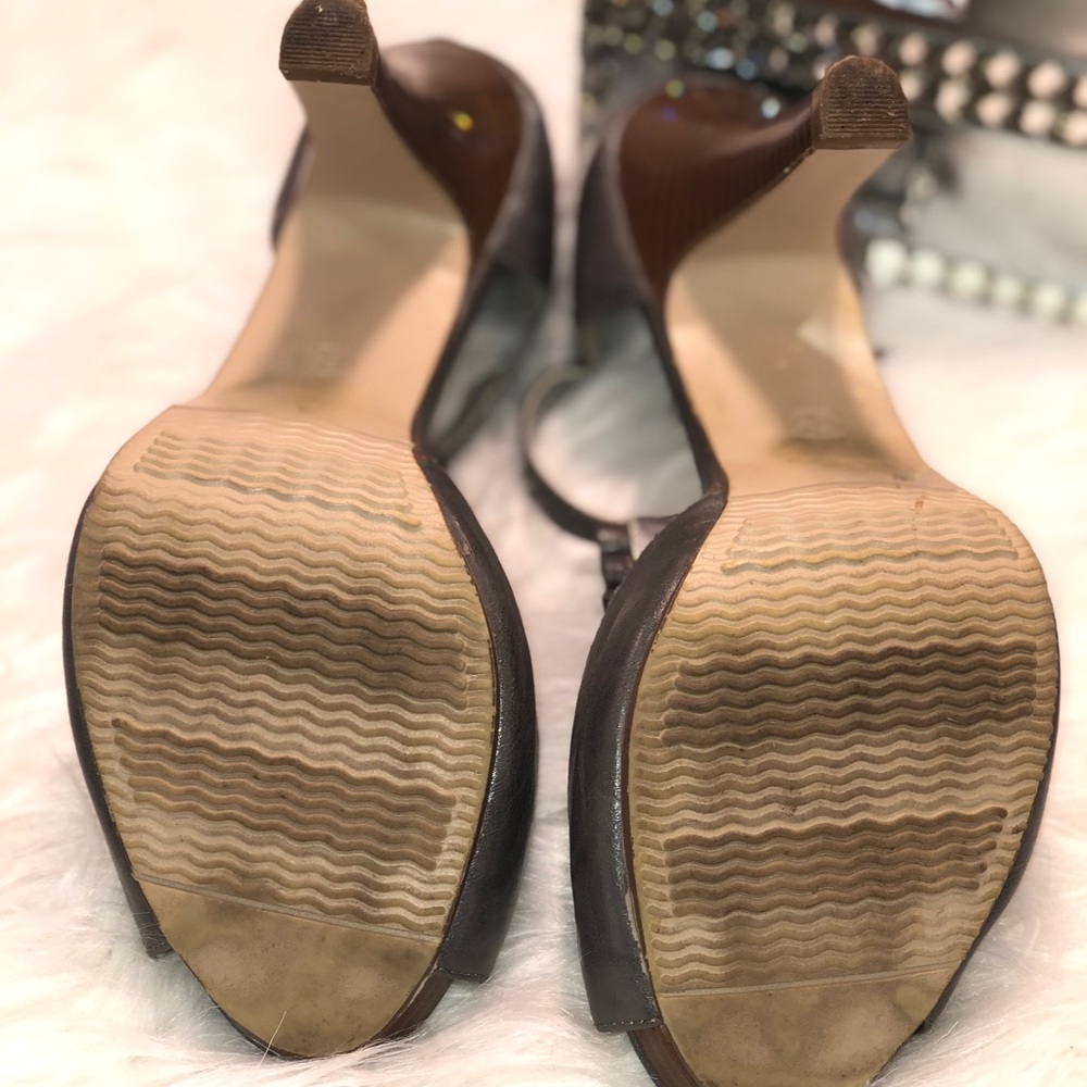 Heels - Picture 6 of 6